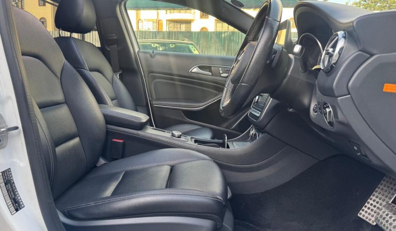 
								Mercedes Benz GLA220 full									