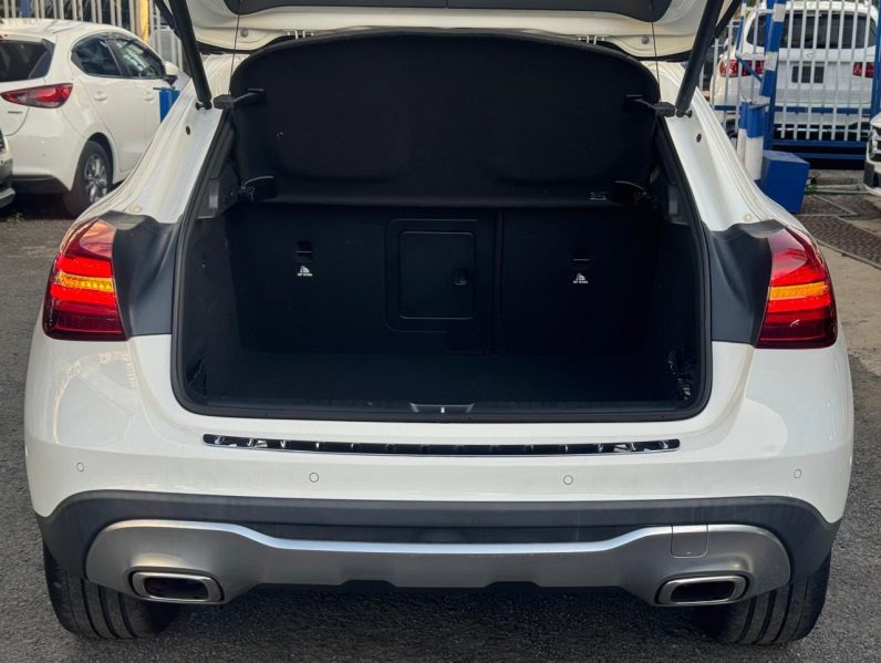 
								Mercedes Benz GLA220 full									