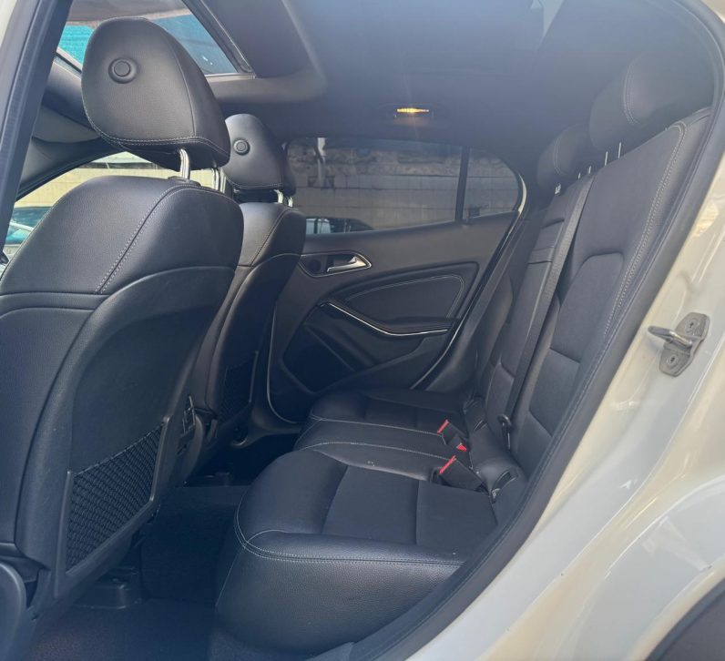 
								Mercedes Benz GLA220 full									