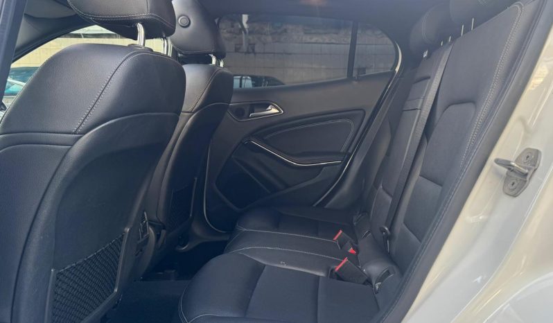 
								Mercedes Benz GLA220 full									