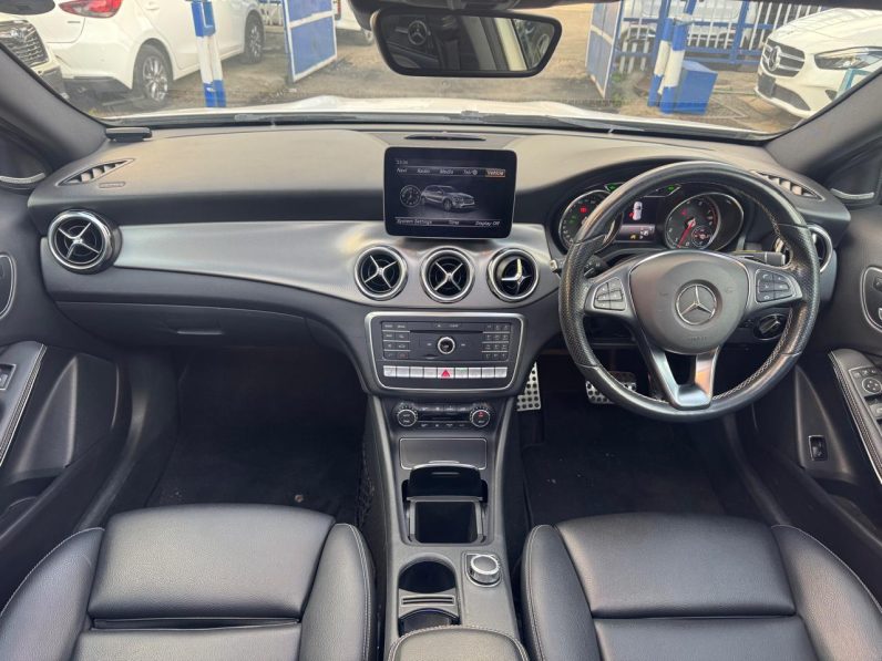 
								Mercedes Benz GLA220 full									