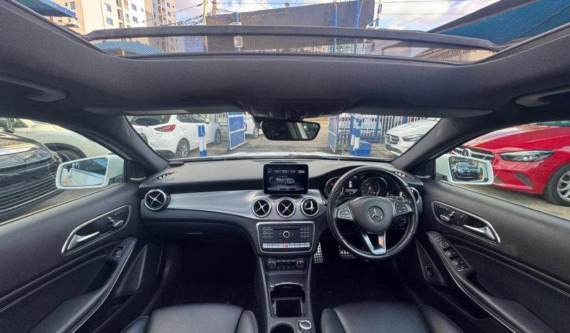 
								Mercedes Benz GLA220 full									