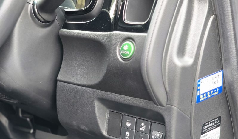 
								Honda Fit Shuttle full									