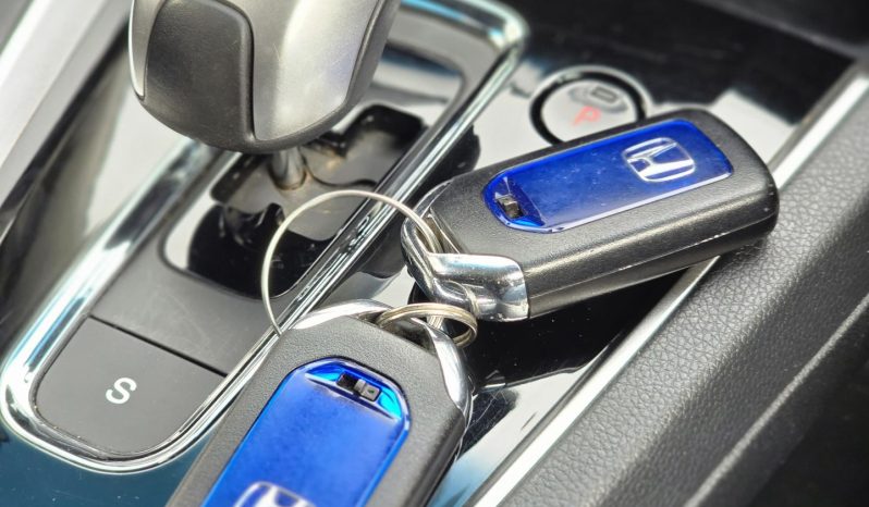 
								Honda Fit Shuttle full									
