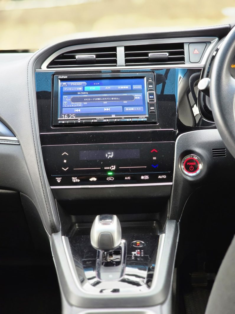 
								Honda Fit Shuttle full									