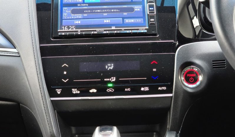 
								Honda Fit Shuttle full									