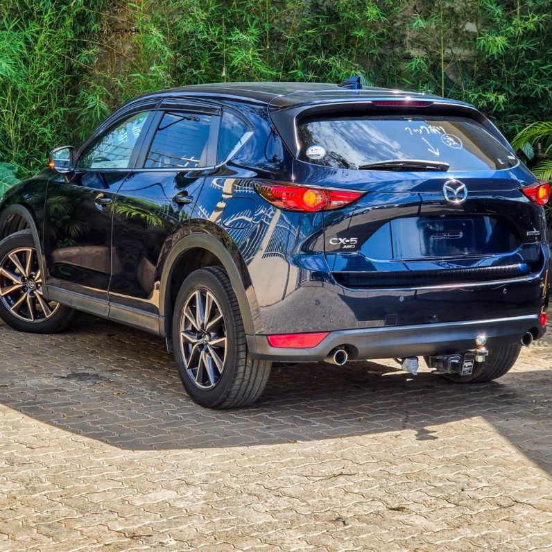 
								Mazda CX-5 full									