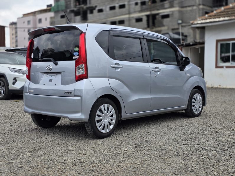
								Daihatsu Move full									