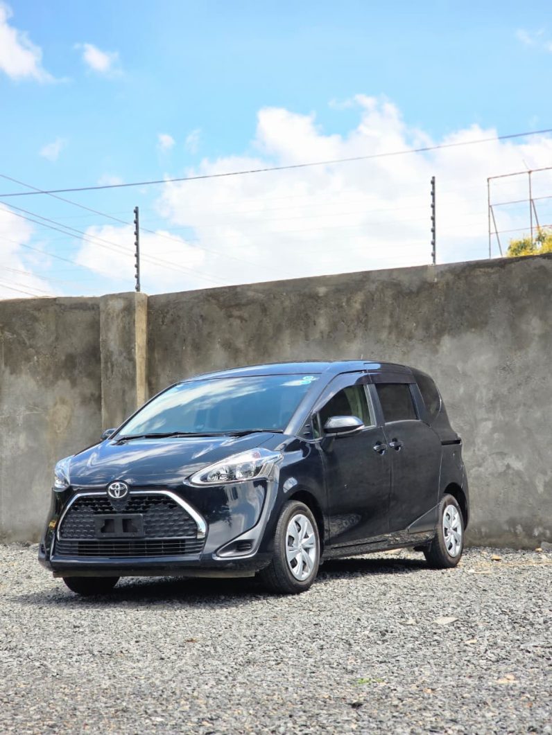 
								Toyota Sienta full									