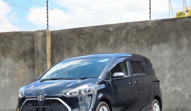 
								Toyota Sienta full									