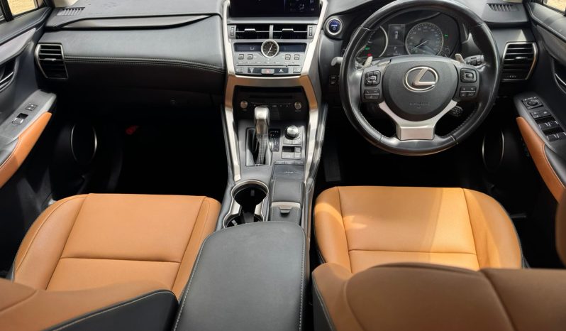 
								Lexus NX300H full									
