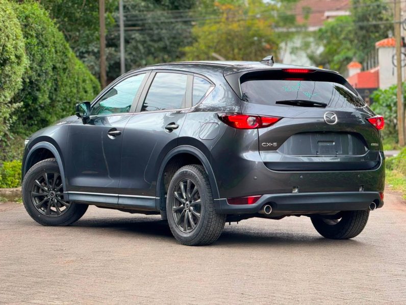 
								Mazda CX-5 full									