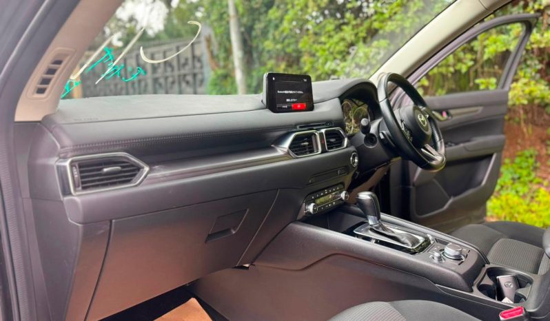 
								Mazda CX-5 full									