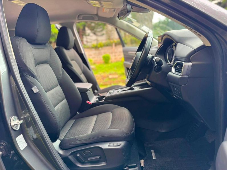 
								Mazda CX-5 full									