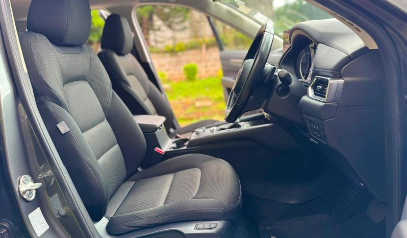 
								Mazda CX-5 full									