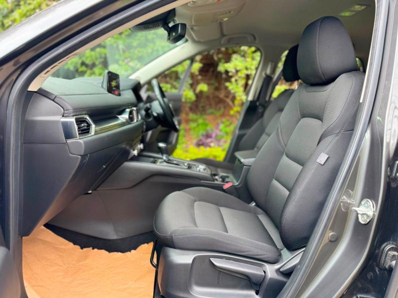 
								Mazda CX-5 full									