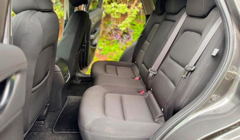 
								Mazda CX-5 full									