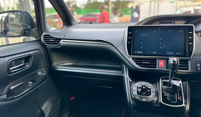
								Toyota Esquire full									