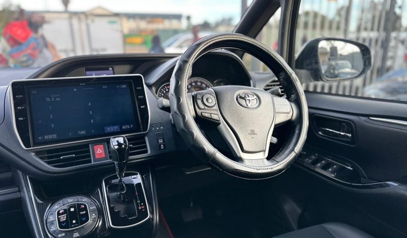 
								Toyota Esquire full									