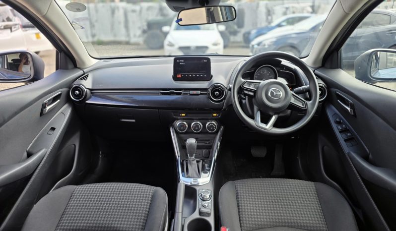 
								Mazda Demio full									