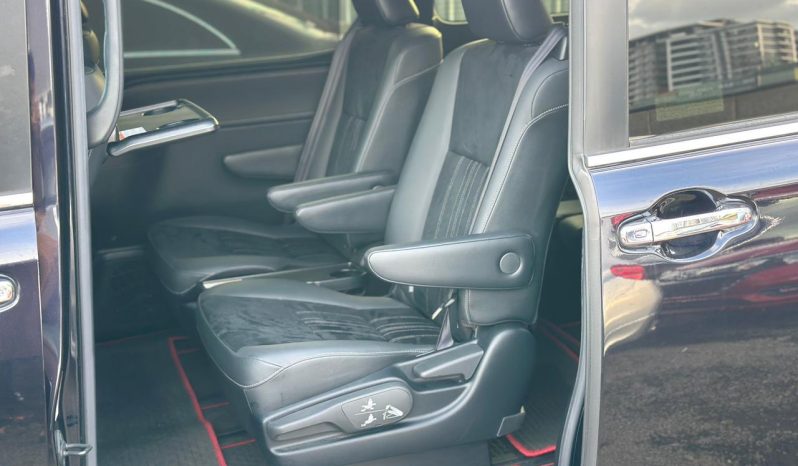 
								Toyota Esquire full									