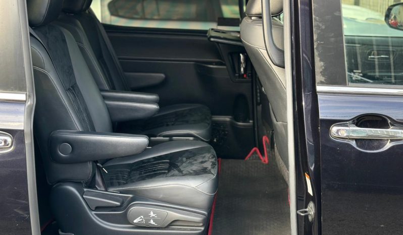 
								Toyota Esquire full									