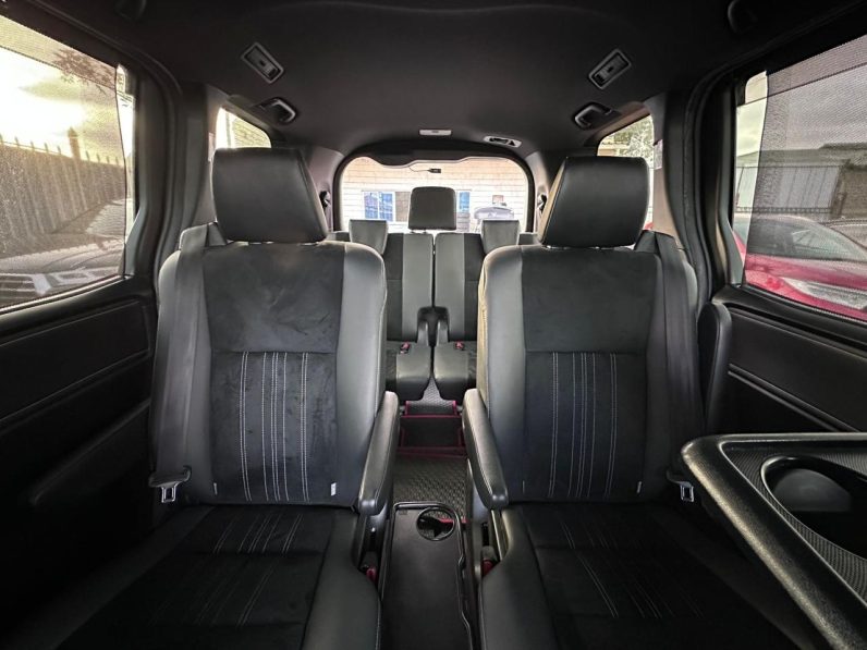 
								Toyota Esquire full									
