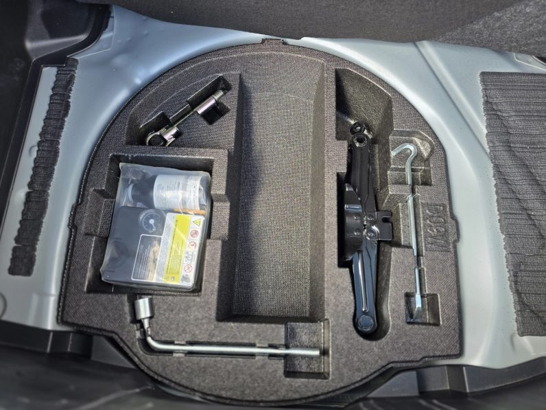 
								Mazda Demio full									