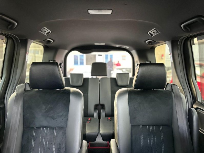 
								Toyota Esquire full									