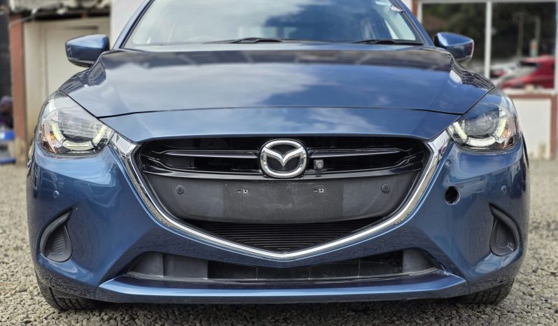 
								Mazda Demio full									