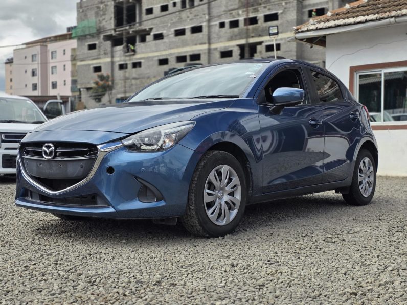 
								Mazda Demio full									