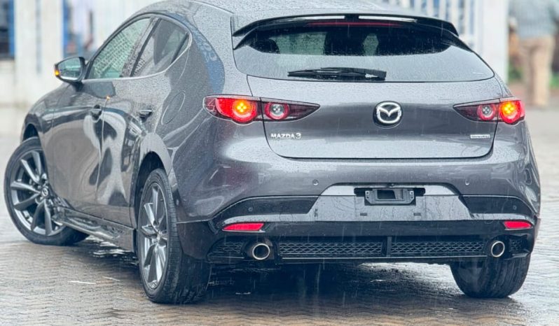 
								Mazda 3 full									