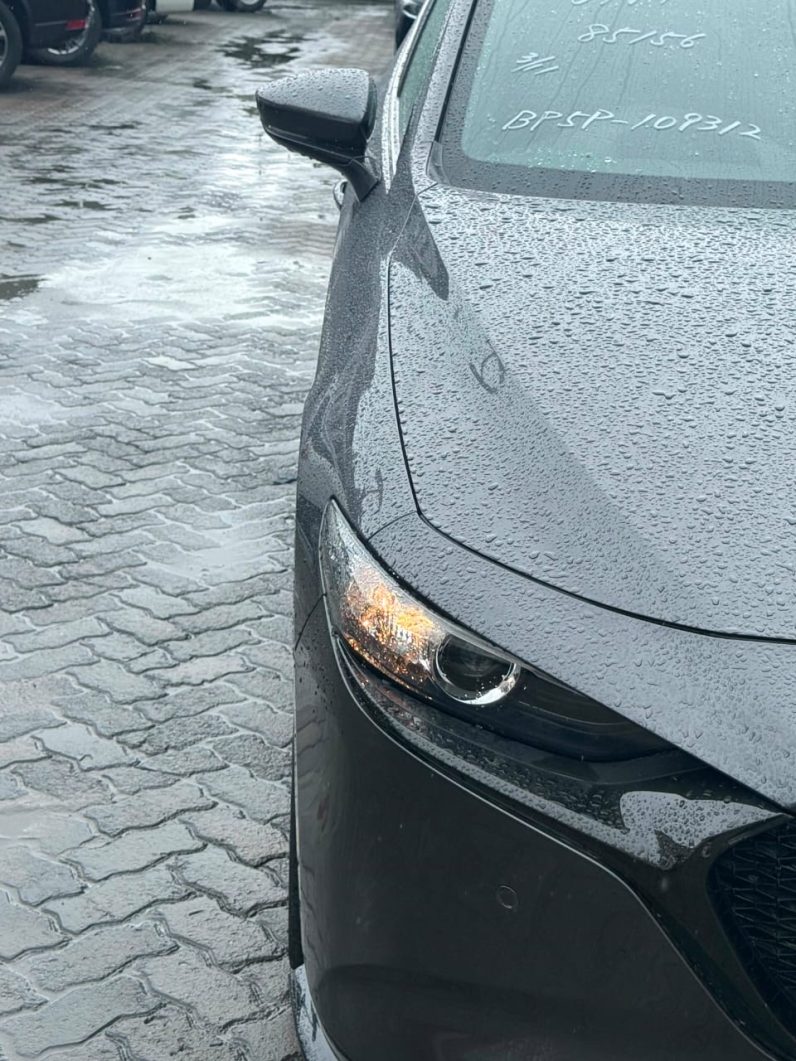 
								Mazda 3 full									