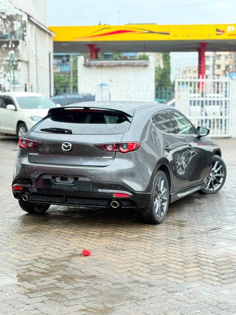 
								Mazda 3 full									