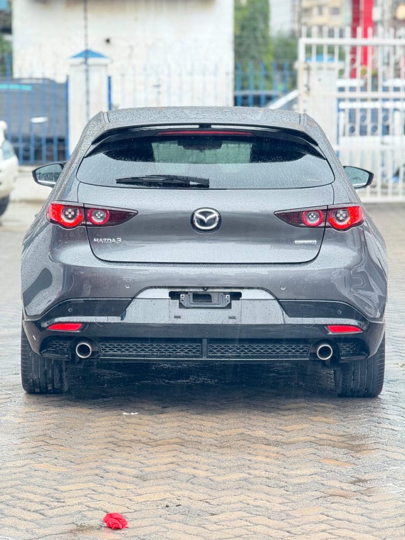 
								Mazda 3 full									