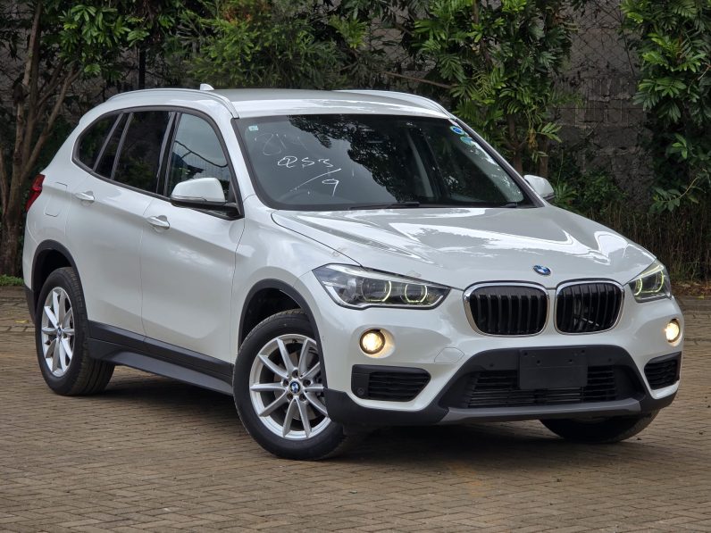 
								BMW X1 full									