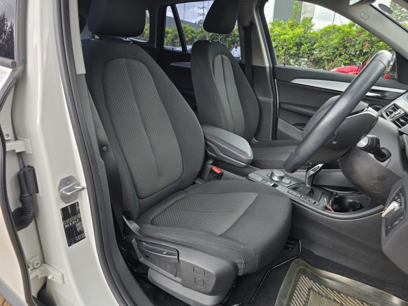 
								BMW X1 full									