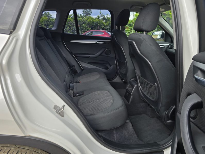 
								BMW X1 full									