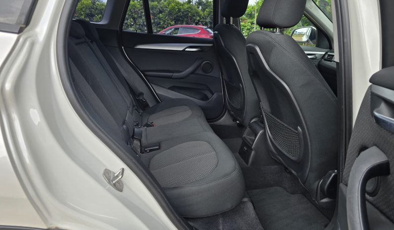 
								BMW X1 full									