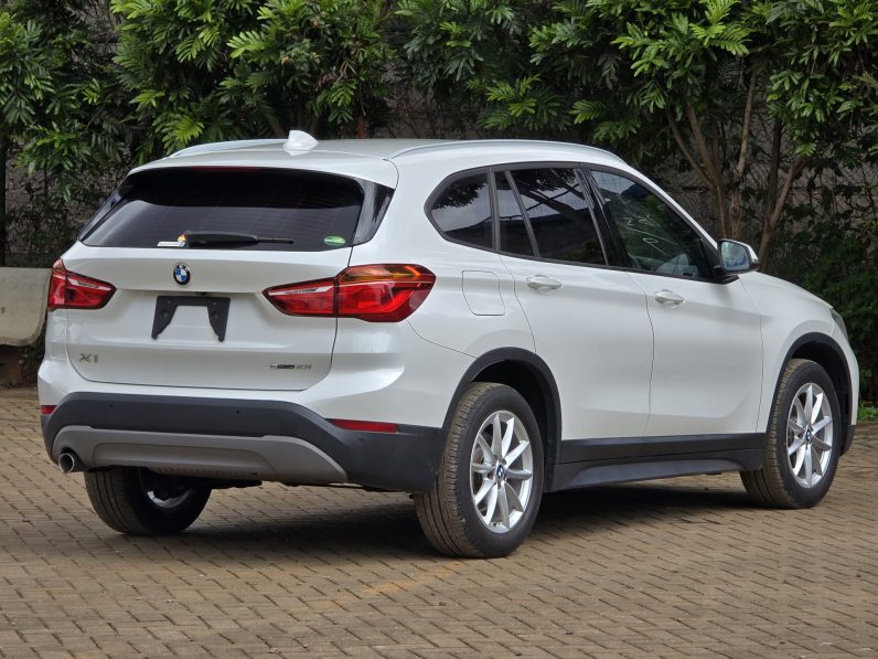 
								BMW X1 full									