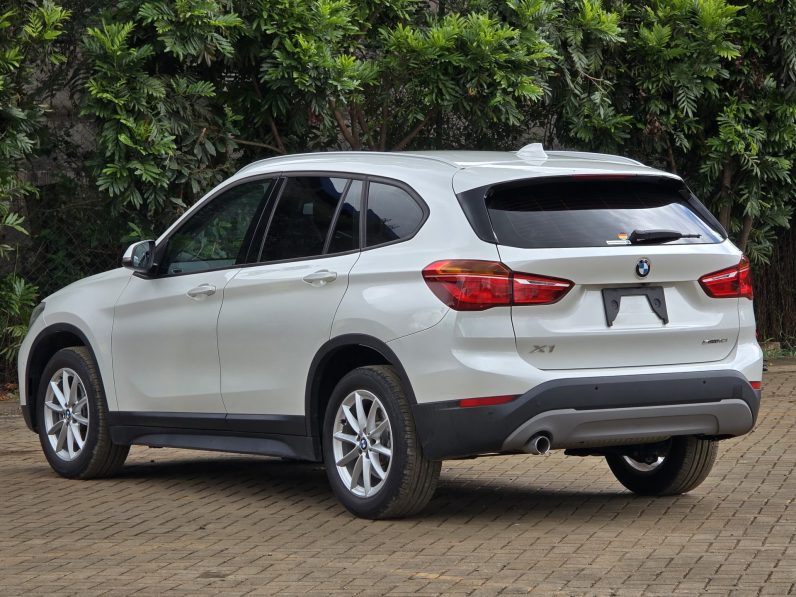 
								BMW X1 full									