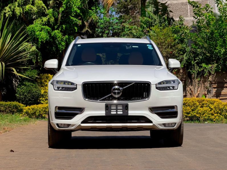 
								Volvo XC90 T5 full									