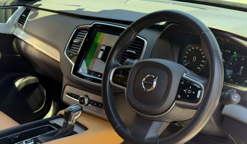 
								Volvo XC90 T5 full									