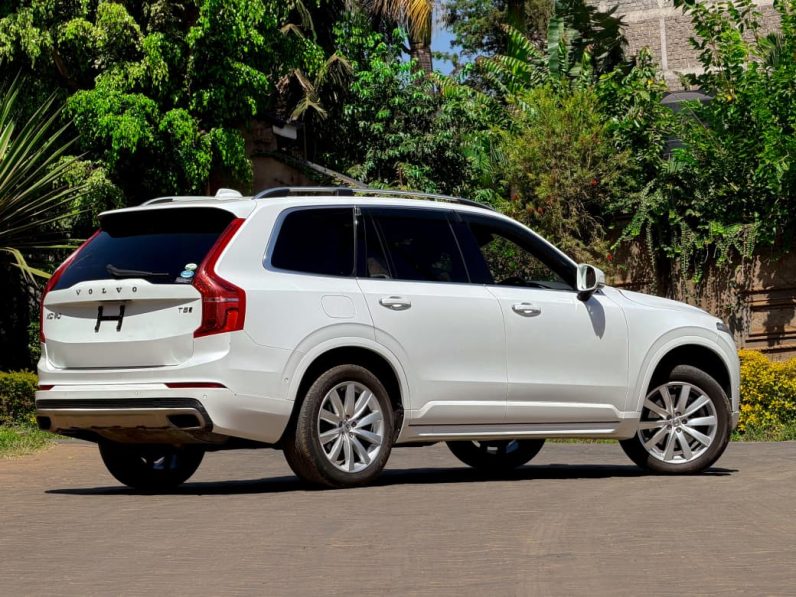 
								Volvo XC90 T5 full									