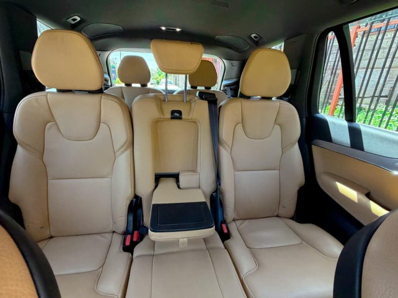 
								Volvo XC90 T5 full									