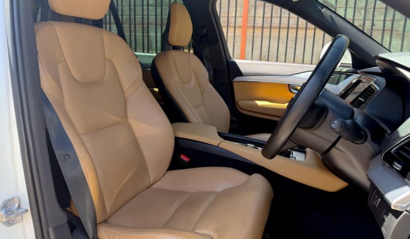 
								Volvo XC90 T5 full									