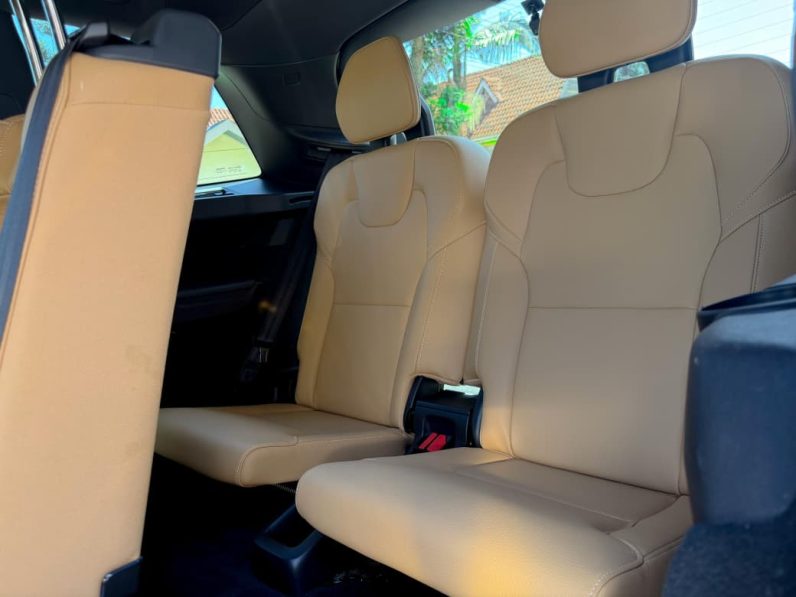 
								Volvo XC90 T5 full									