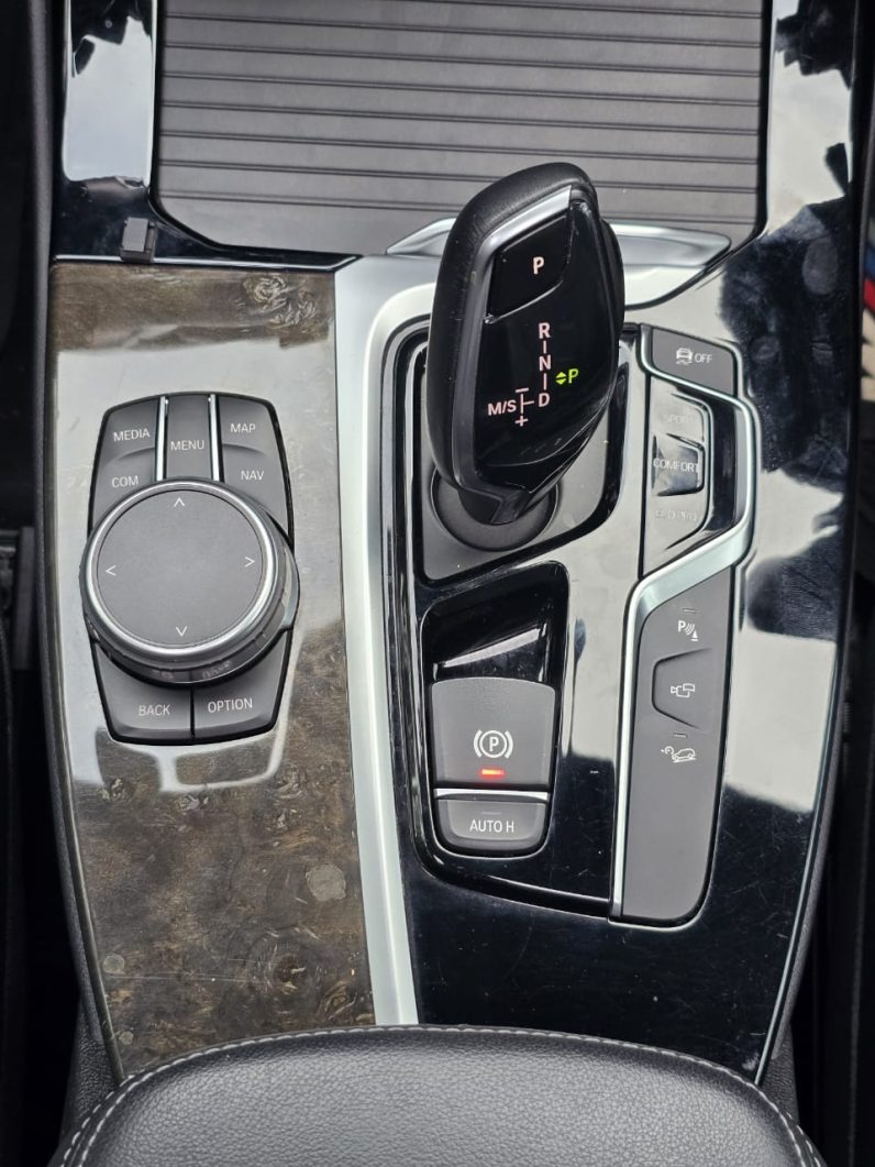 
								BMW X3 full									