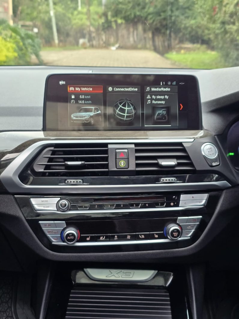 
								BMW X3 full									