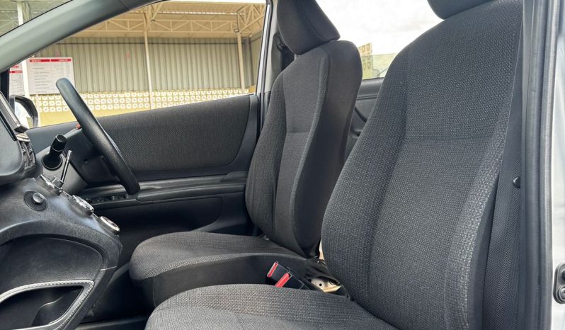 
								Toyota Sienta full									
